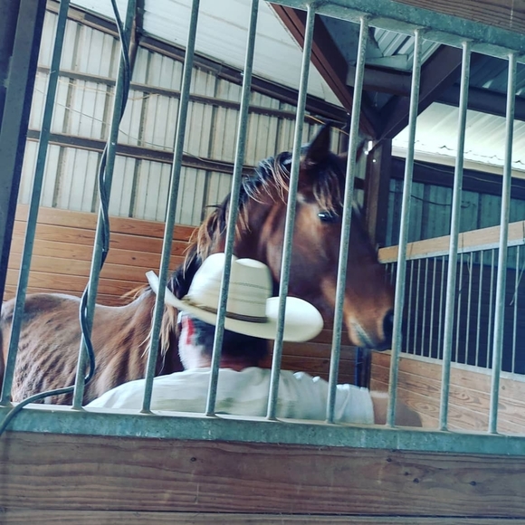 Meet your Posher, Clint - Picture 3 of 3